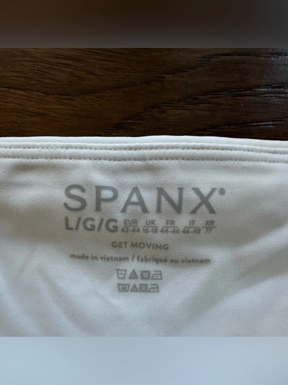 Spanx Women’s White Get Moving White Lined Skort- size Large